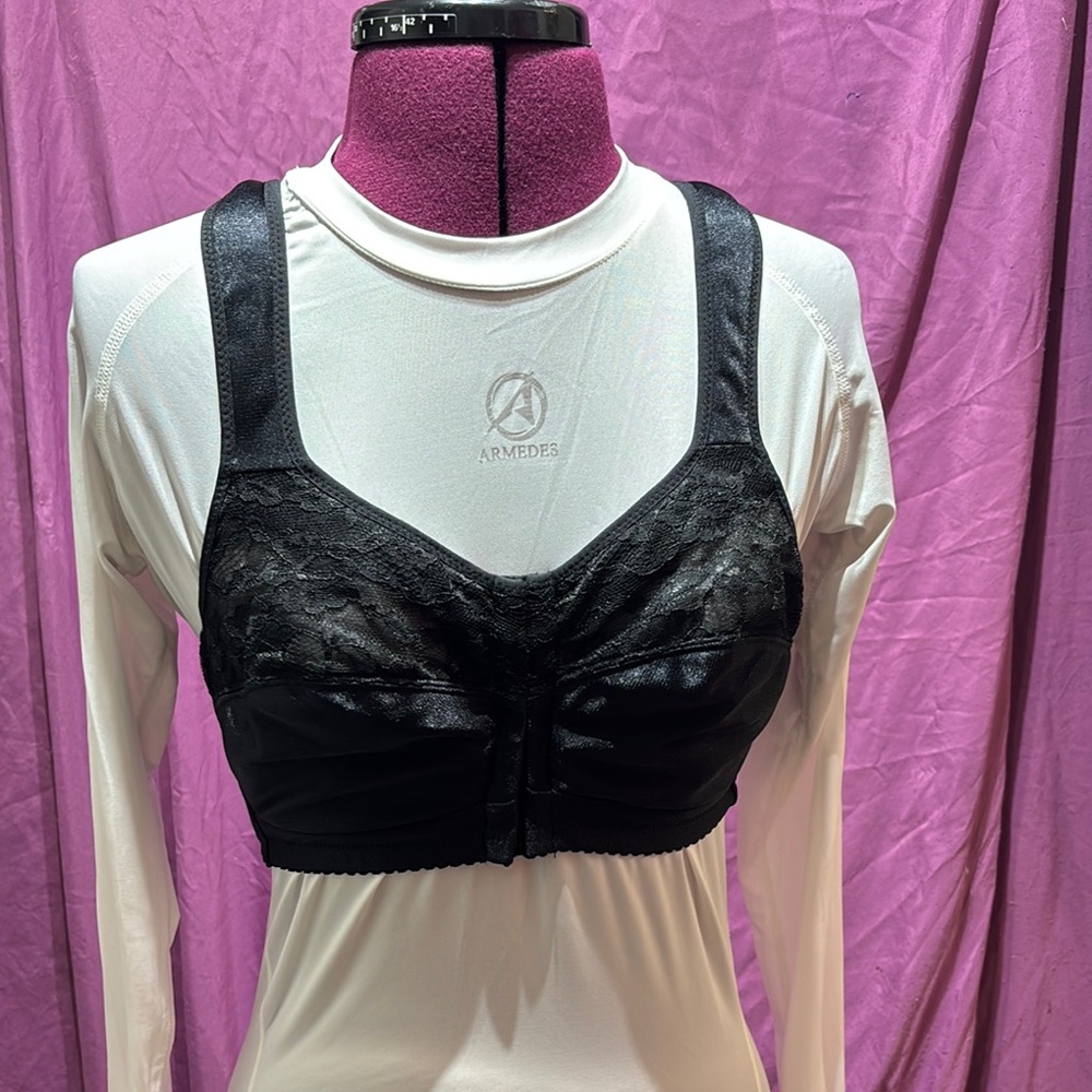 NWT Black Lace Bra, With Front Closure, Size 38B Comfort Choice